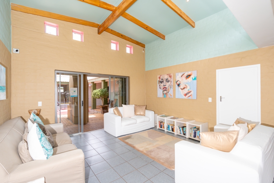 6 Bedroom Property for Sale in Middedorp Western Cape